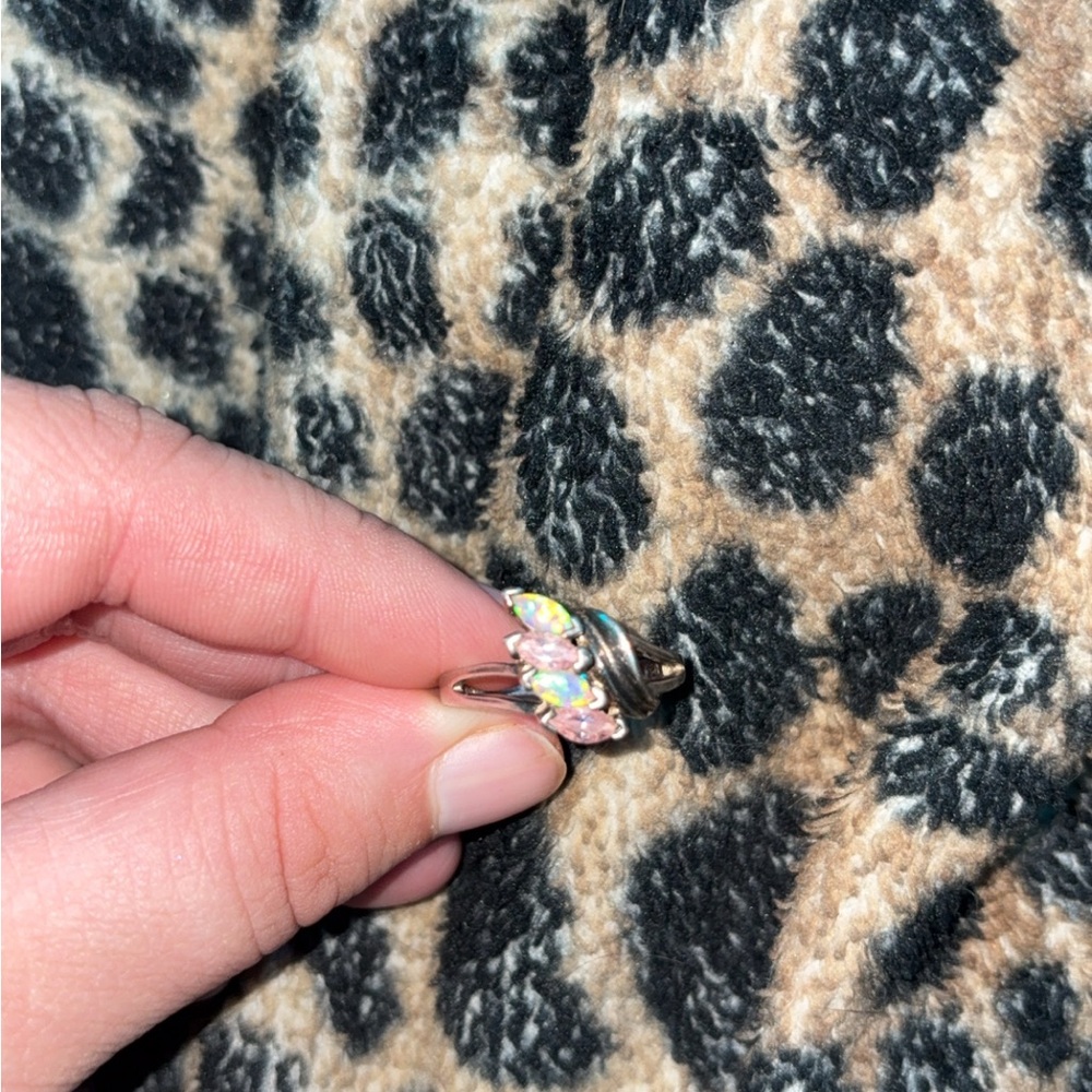 Elegant Gold and Pink Women's Ring